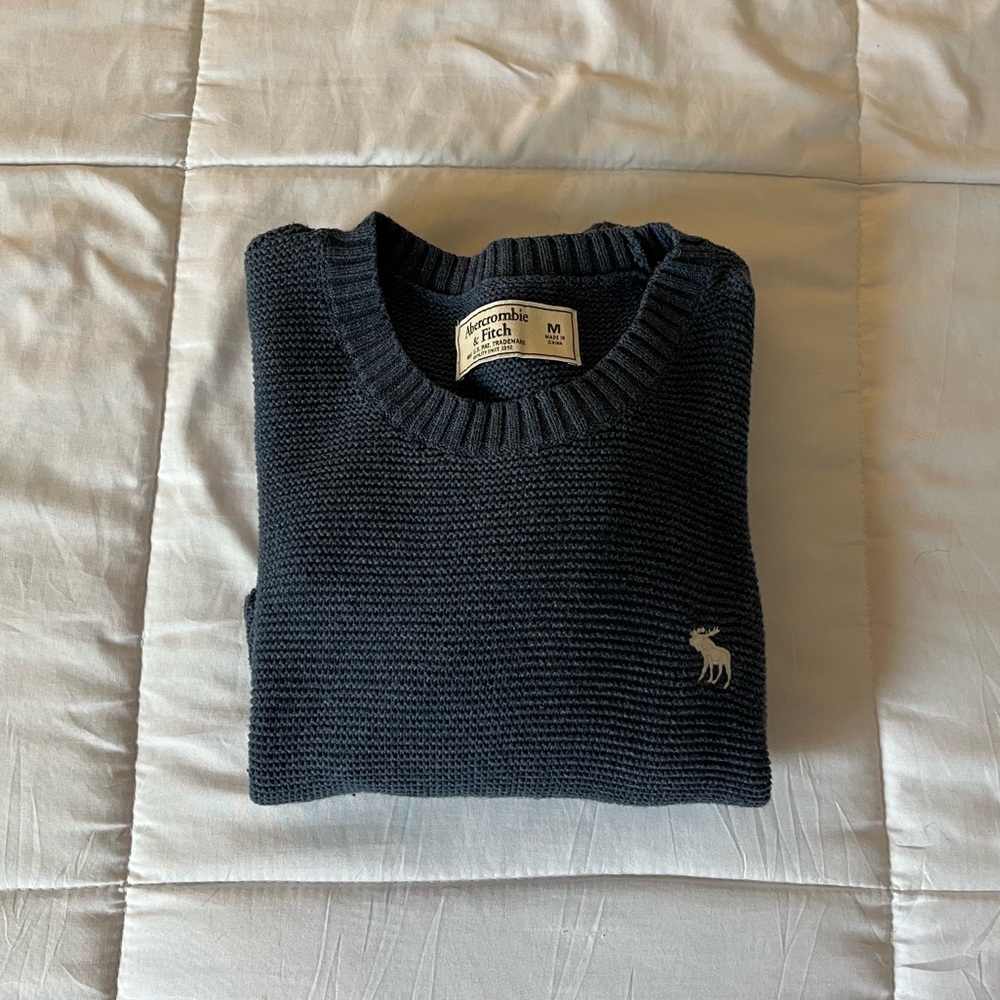 Abercrombie & Fitch Men’s Blue Sweater!